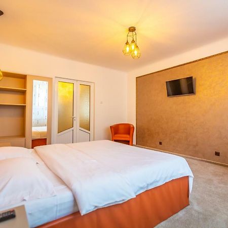 Central Apartment Brasov Exterior photo