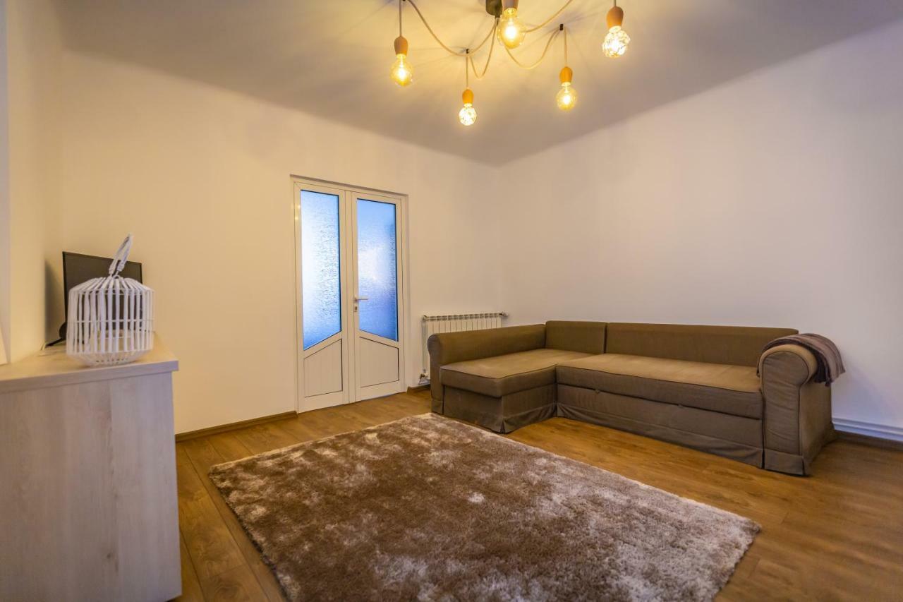 Central Apartment Brasov Exterior photo