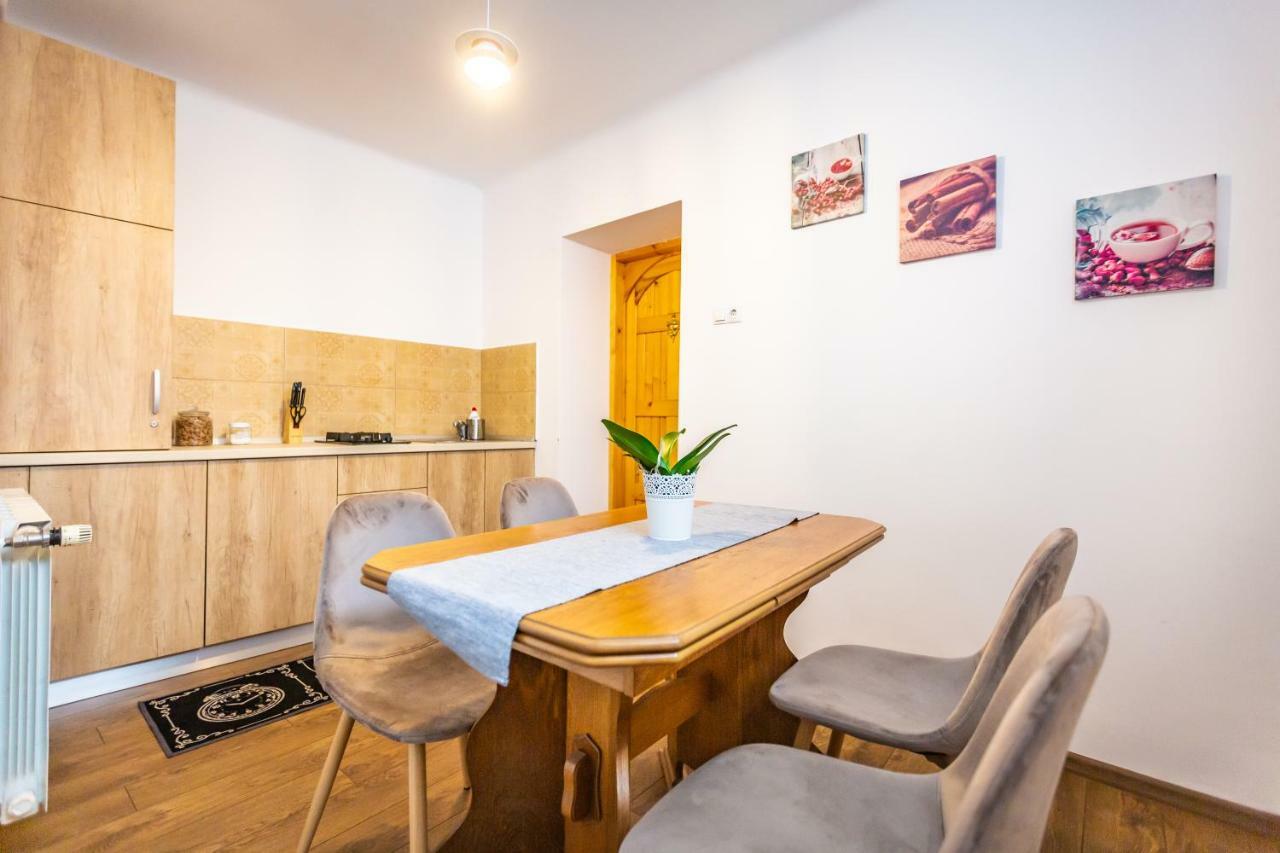 Central Apartment Brasov Exterior photo